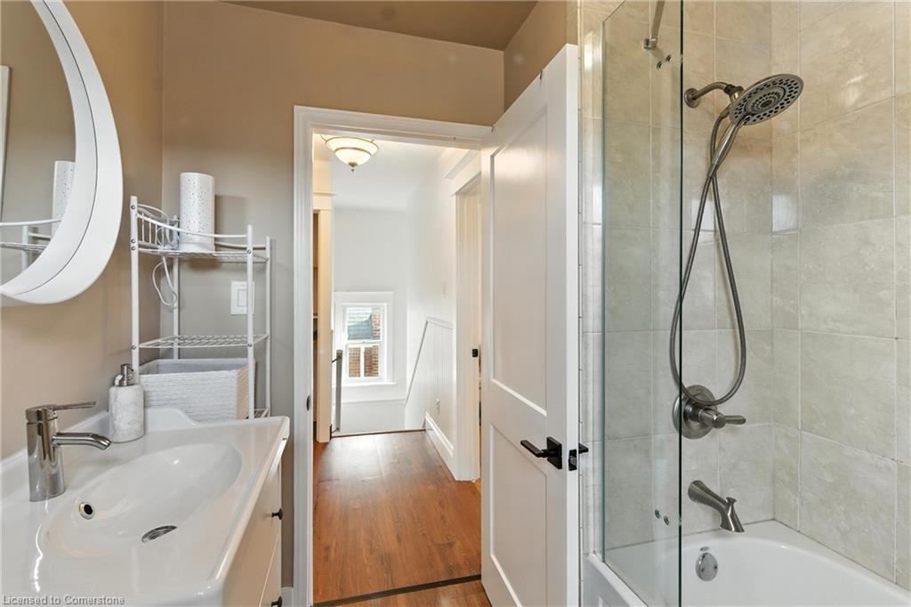 181 London Street S Property Photo 21