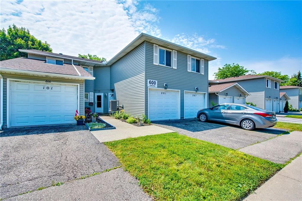 201-600 Carlton Street Property Photo 1