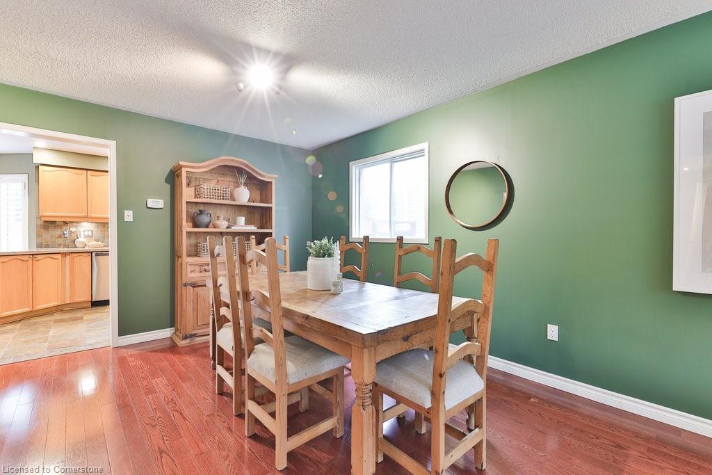 1497 Estes Crescent Property Photo 7