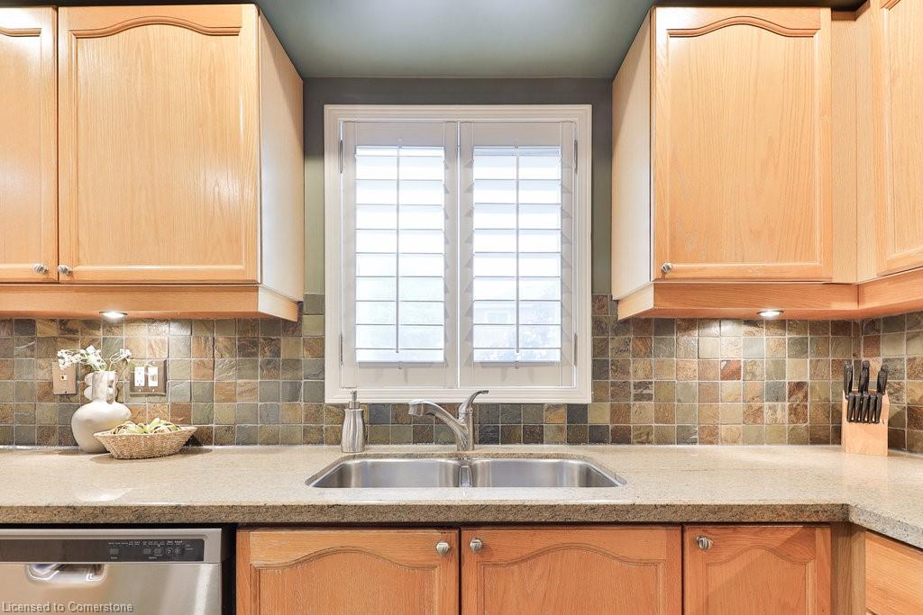 1497 Estes Crescent Property Photo 11