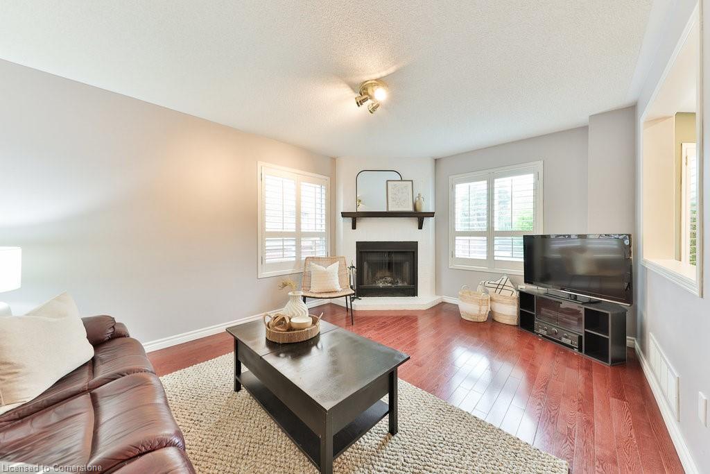 1497 Estes Crescent Property Photo 13
