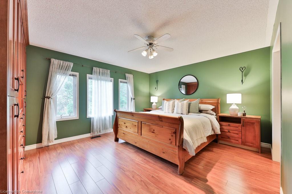 1497 Estes Crescent Property Photo 18
