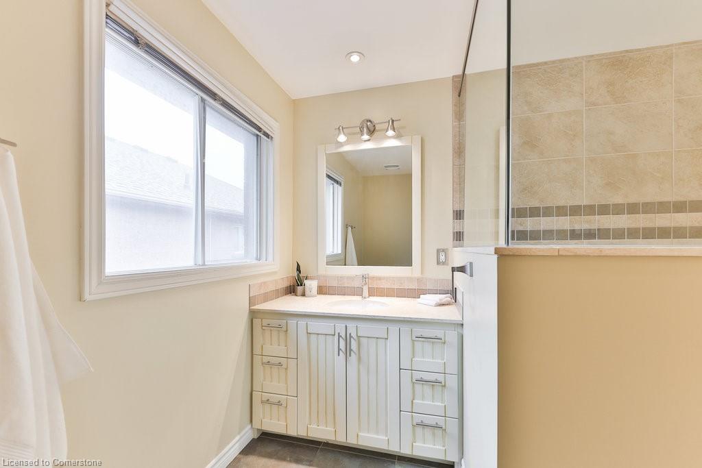 1497 Estes Crescent Property Photo 22