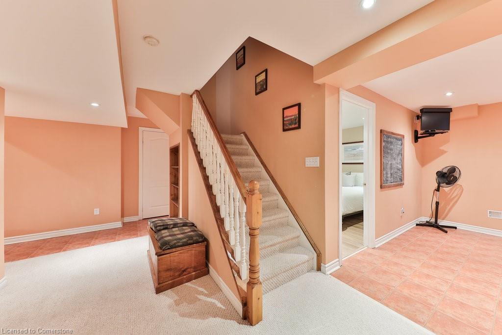 1497 Estes Crescent Property Photo 28