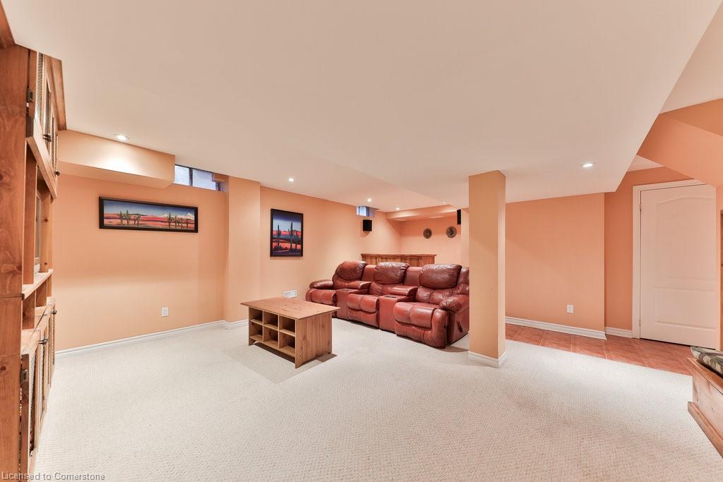 1497 Estes Crescent Property Photo 31