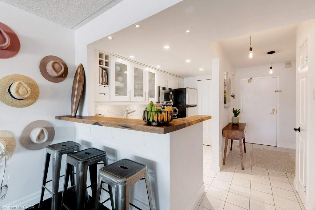 214-100 Bronte Road Property Photo 5