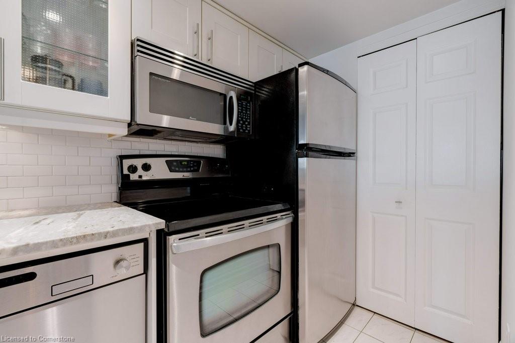214-100 Bronte Road Property Photo 13
