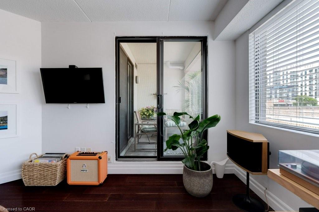 214-100 Bronte Road Property Photo 16