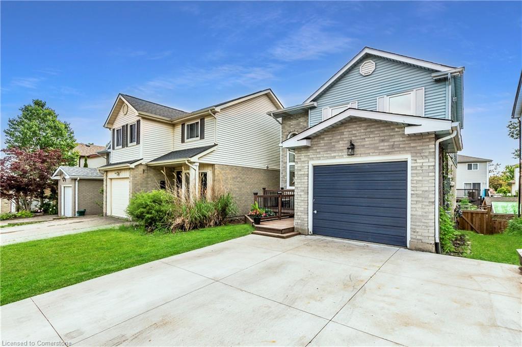 519b Rosemeadow Crescent Property Photo 3