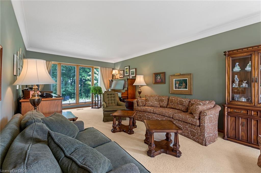 13 Leslie Drive Property Photo 8