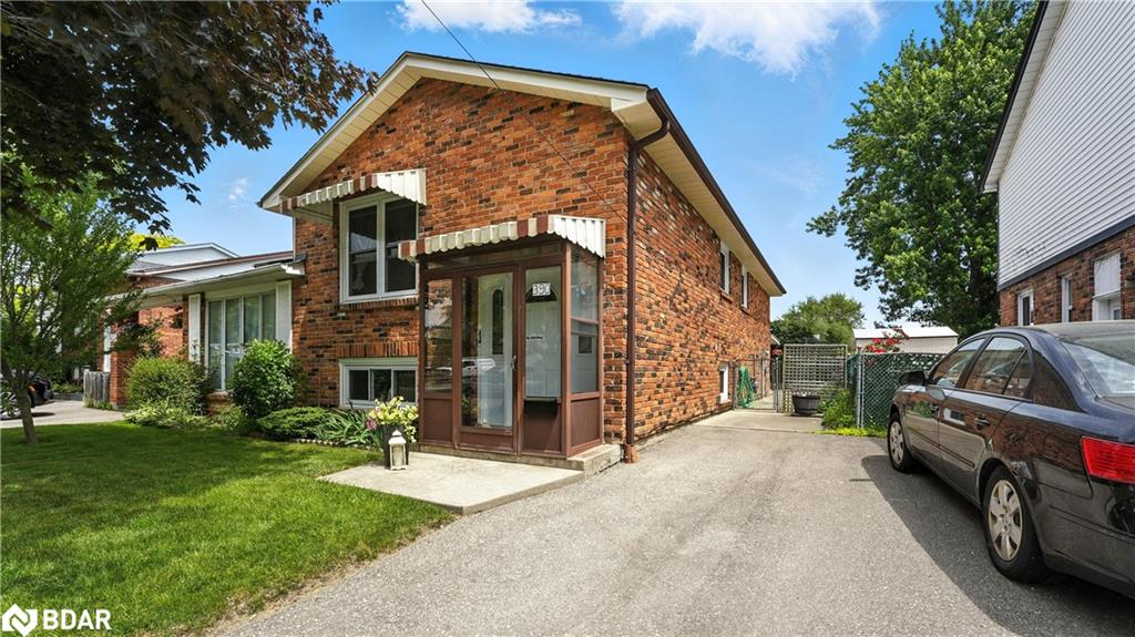 390 Daralea Heights Property Photo 1
