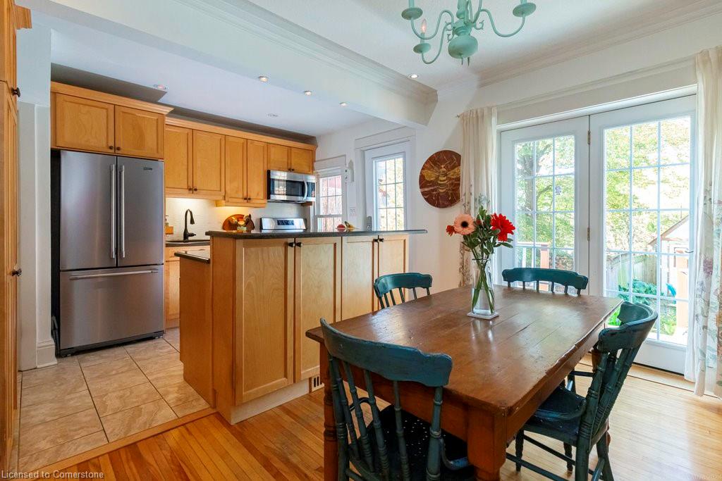 142 Pearl Street S Property Photo 13
