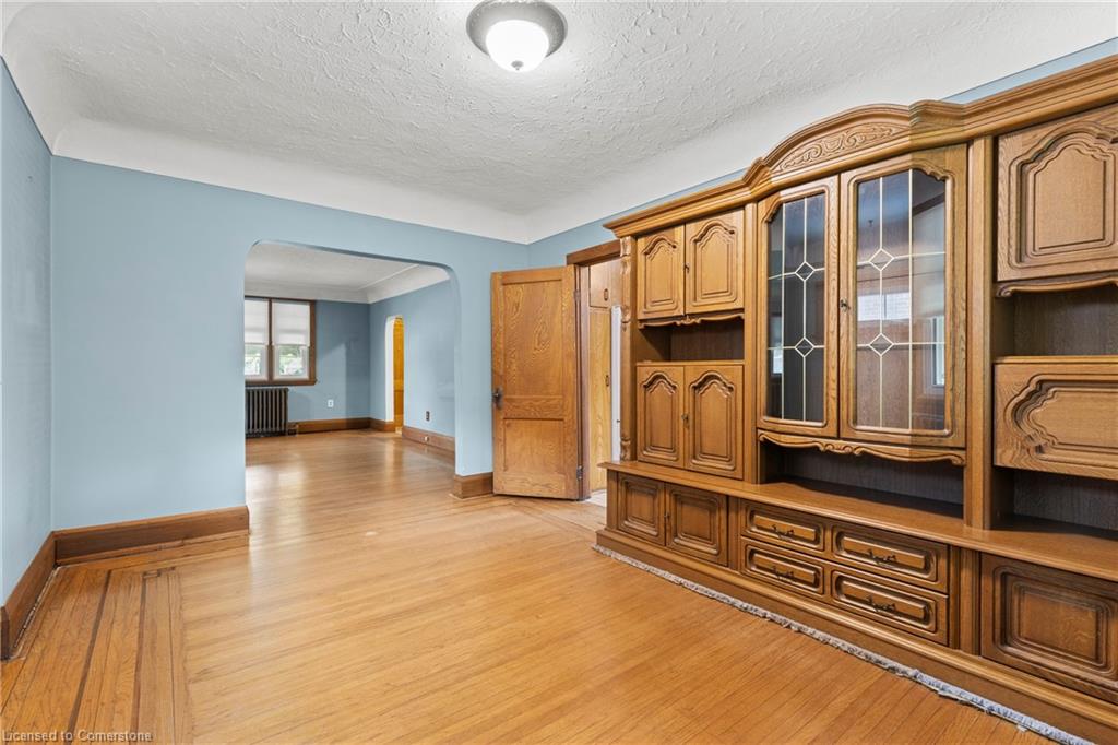 155 Balmoral Avenue S Property Photo 12
