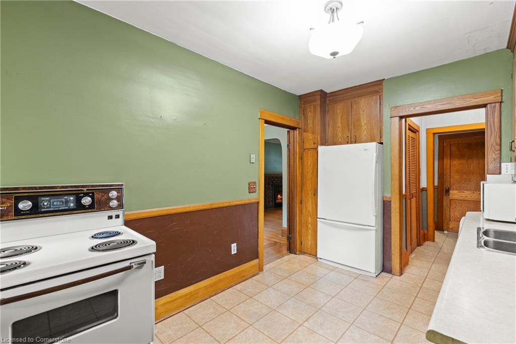 155 Balmoral Avenue S Property Photo 16