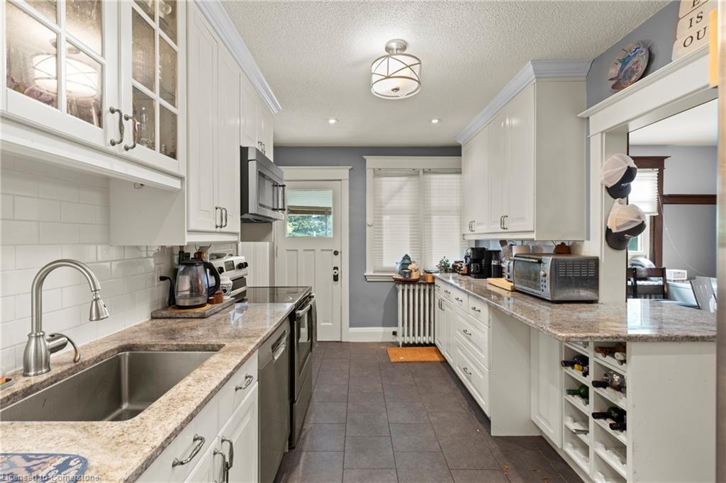 155 Balmoral Avenue S Property Photo 25