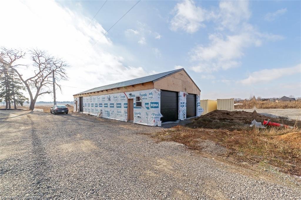 5463 Chippewa Road E Property Photo 2