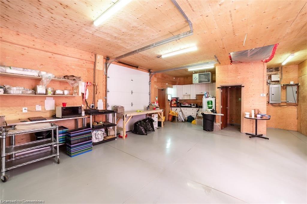 5463 Chippewa Road E Property Photo 8