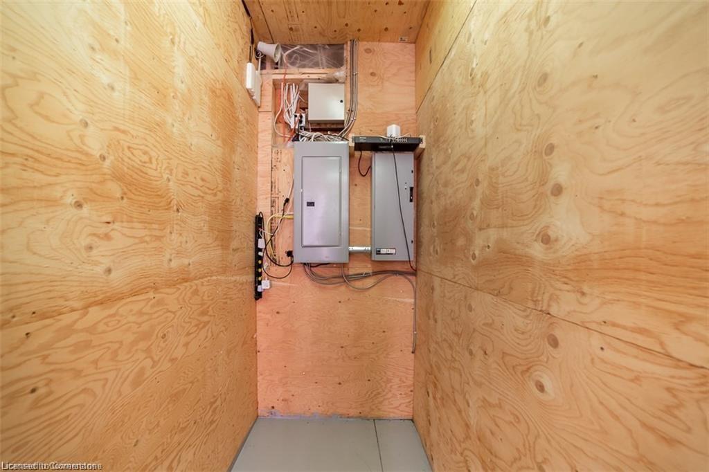 5463 Chippewa Road E Property Photo 11