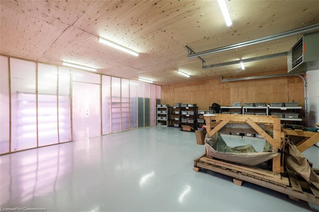 5463 Chippewa Road E Property Photo 12