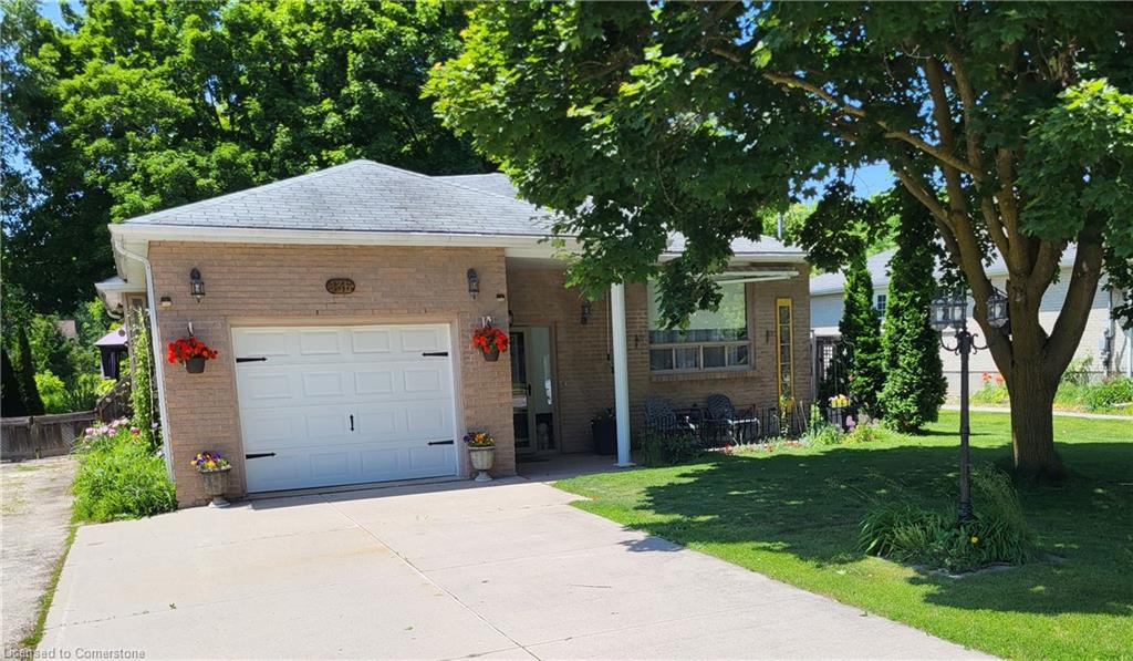 136 Patterson Street N Property Photo 1