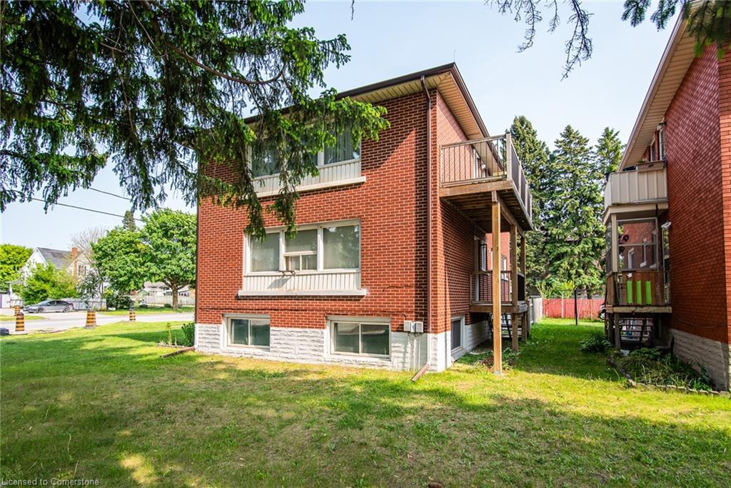 129 River Road E Property Photo 5