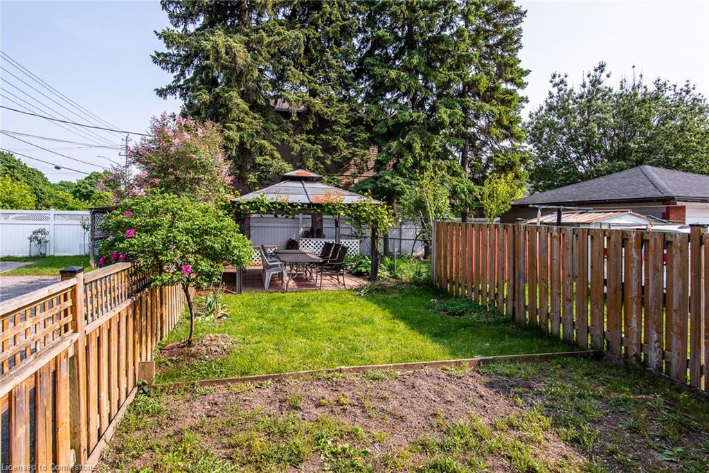 129 River Road E Property Photo 8