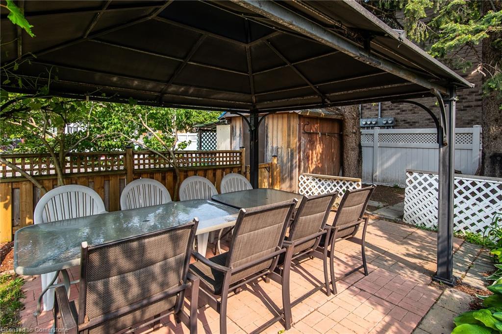 129 River Road E Property Photo 11