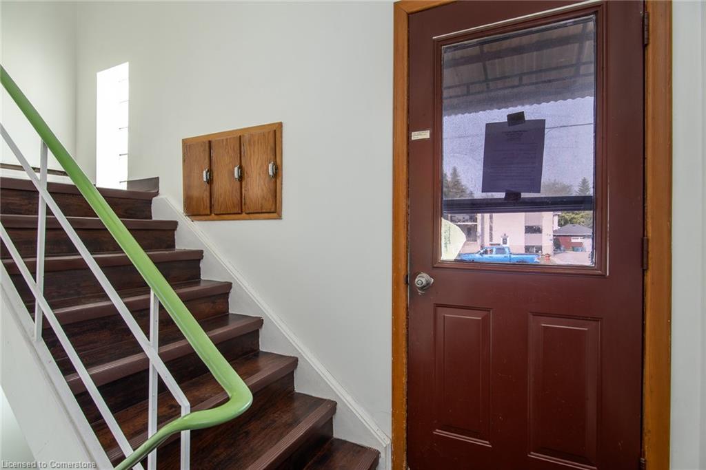 129 River Road E Property Photo 35