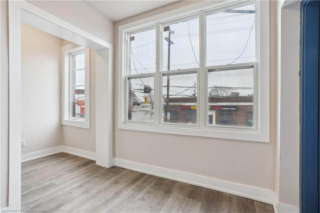 289-293 Kenilworth Avenue N Property Photo 11