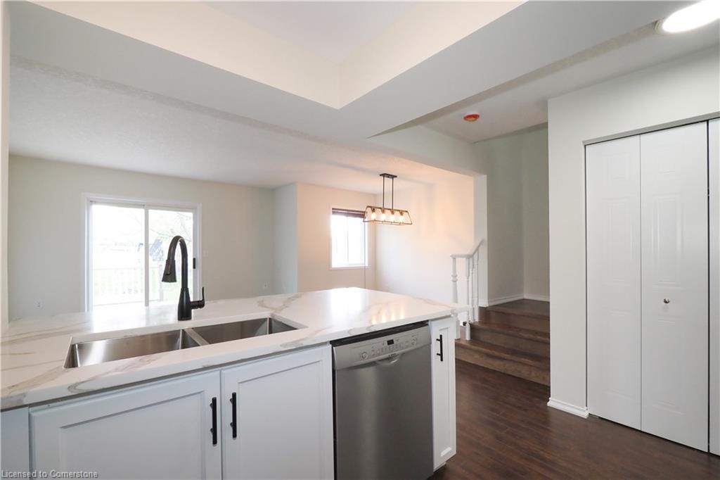502 Mayflower Street Property Photo 8