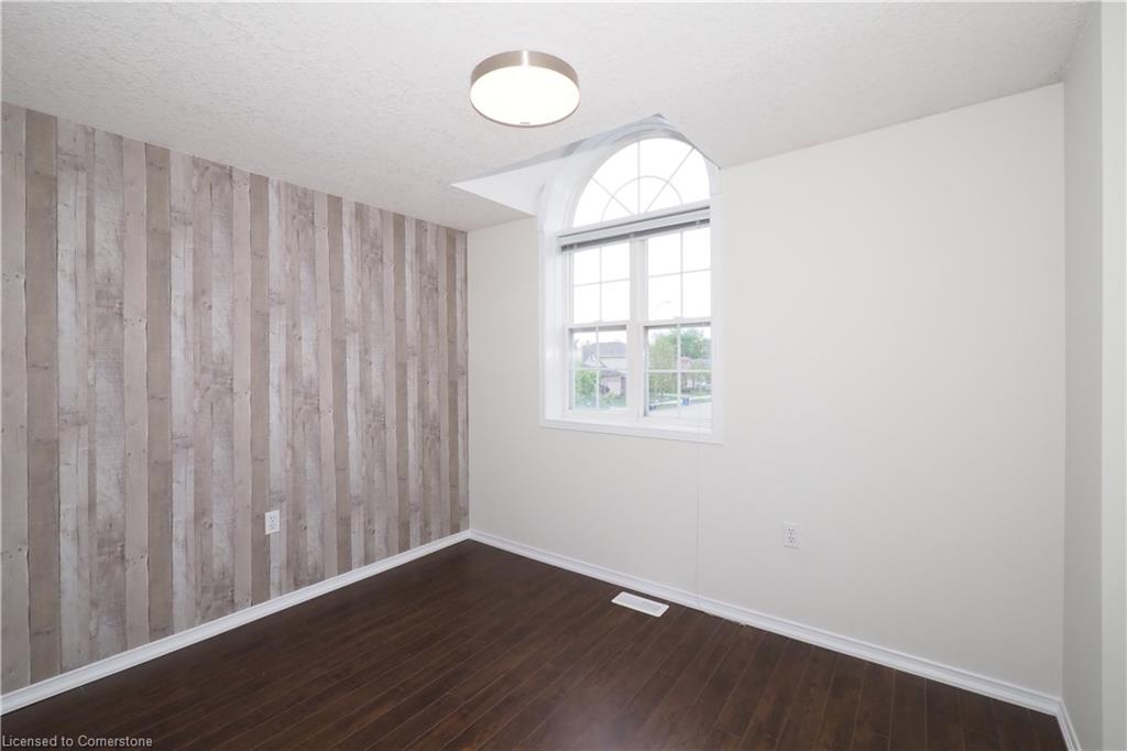 502 Mayflower Street Property Photo 13
