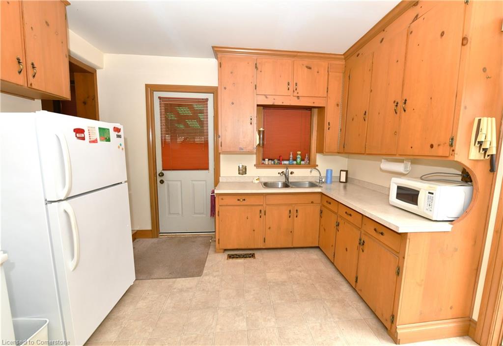 25 Guelph Street Property Photo 7