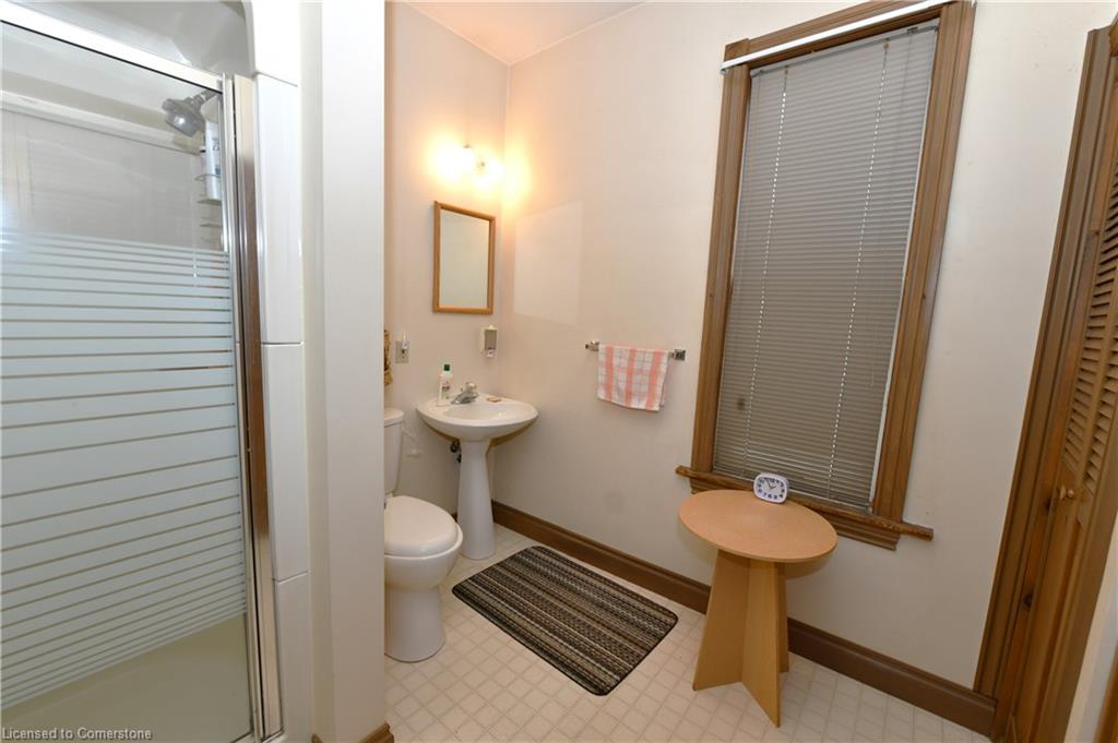 25 Guelph Street Property Photo 10
