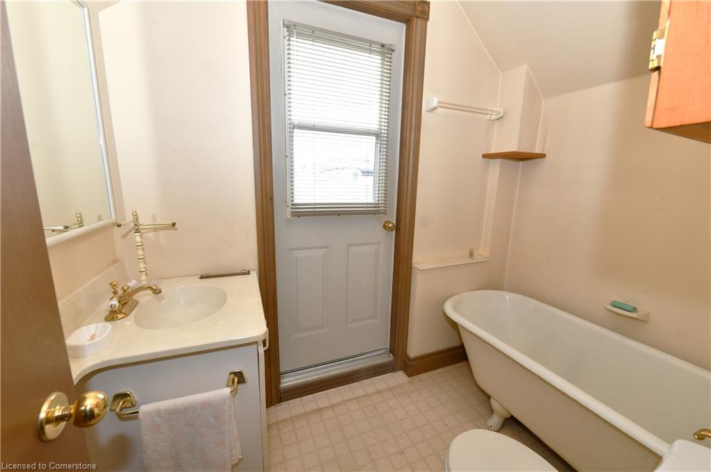 25 Guelph Street Property Photo 16