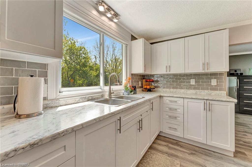 204 Catharine Avenue Property Photo 4