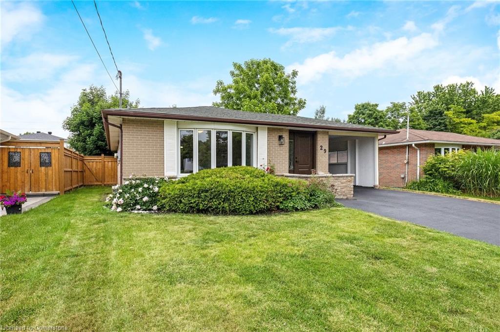 29 Irwin Crescent Property Photo 4