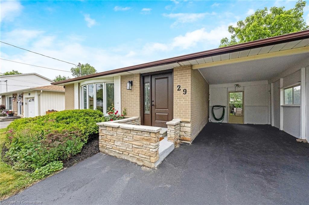 29 Irwin Crescent Property Photo 5