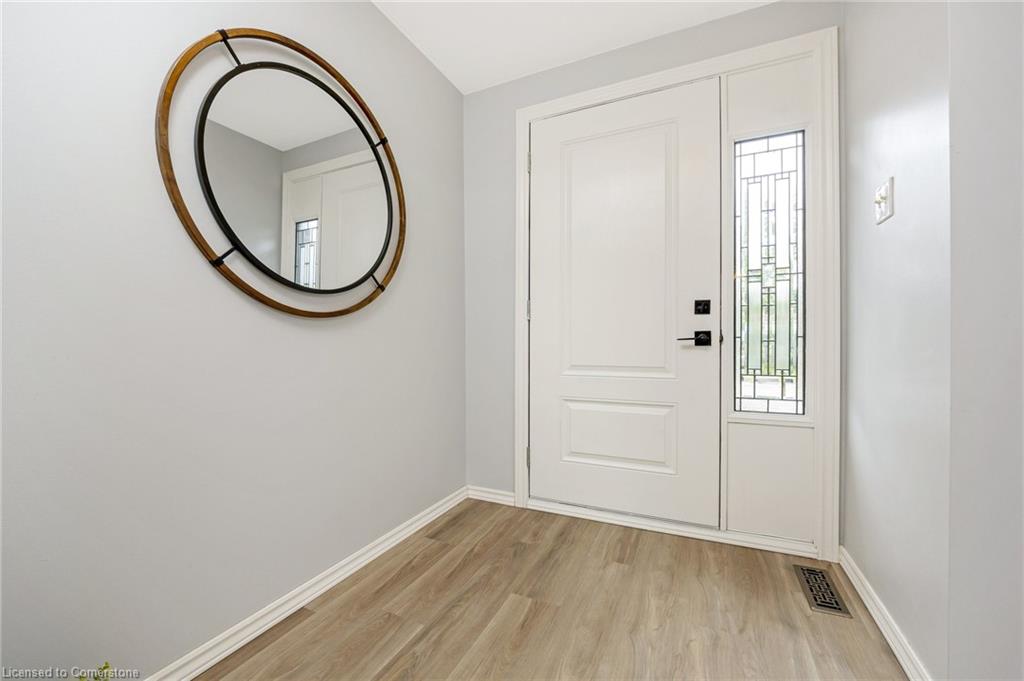 29 Irwin Crescent Property Photo 6