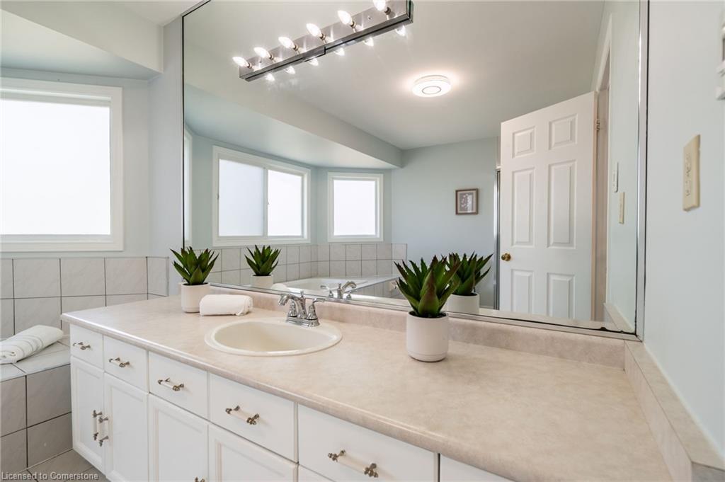 1689 Kerns Road Property Photo 27