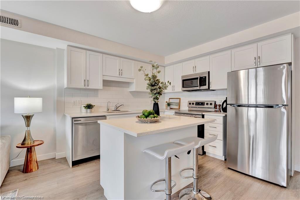 166 Rochefort Street Property Photo 8