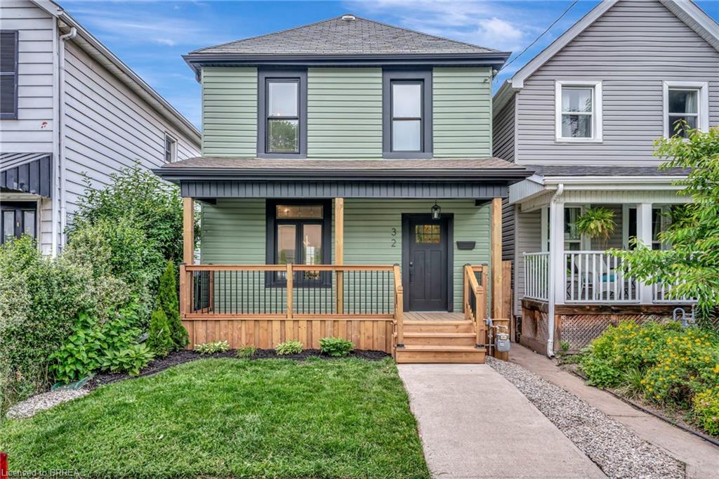 32 Picton Street W Property Photo 1