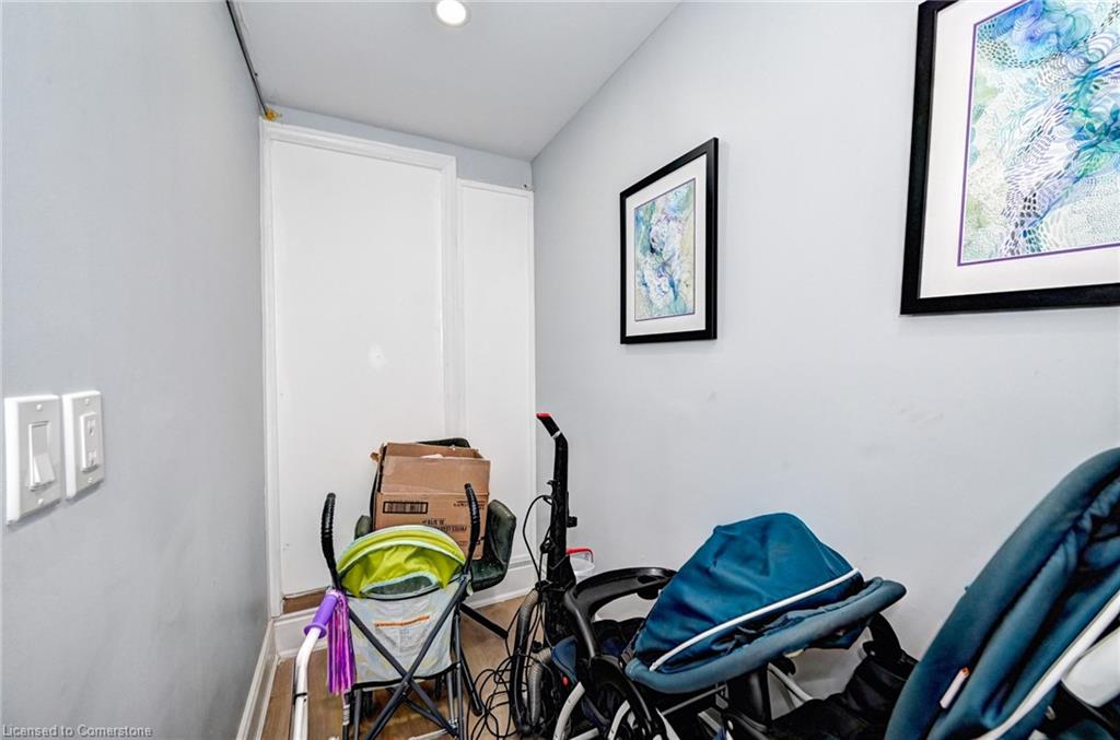 15 Ainslie Street N Property Photo 8