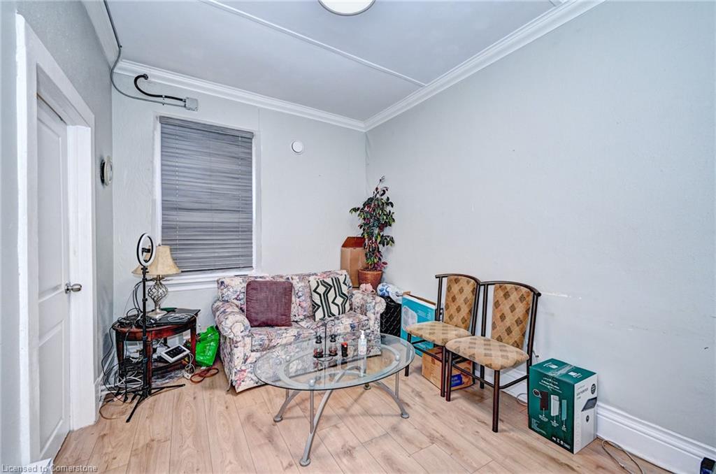 15 Ainslie Street N Property Photo 22