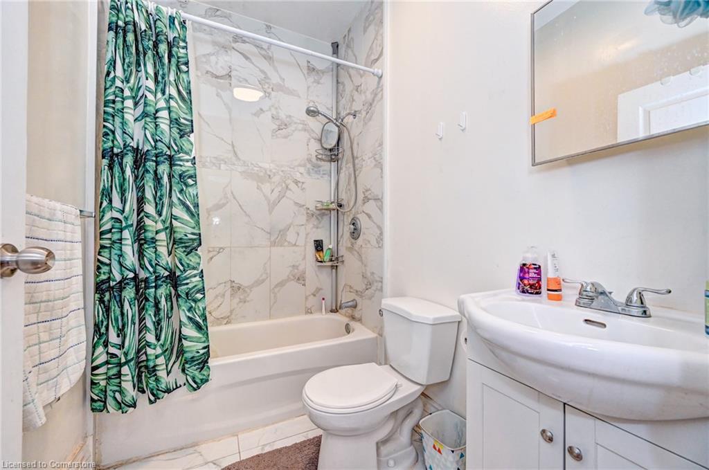 15 Ainslie Street N Property Photo 28