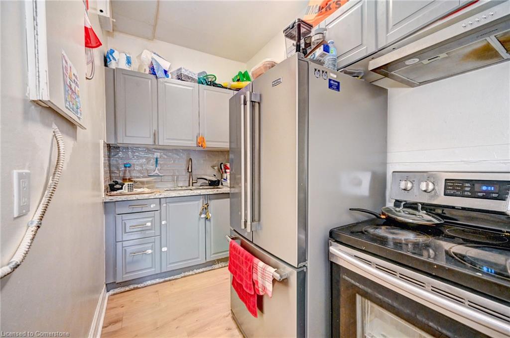 15 Ainslie Street N Property Photo 31