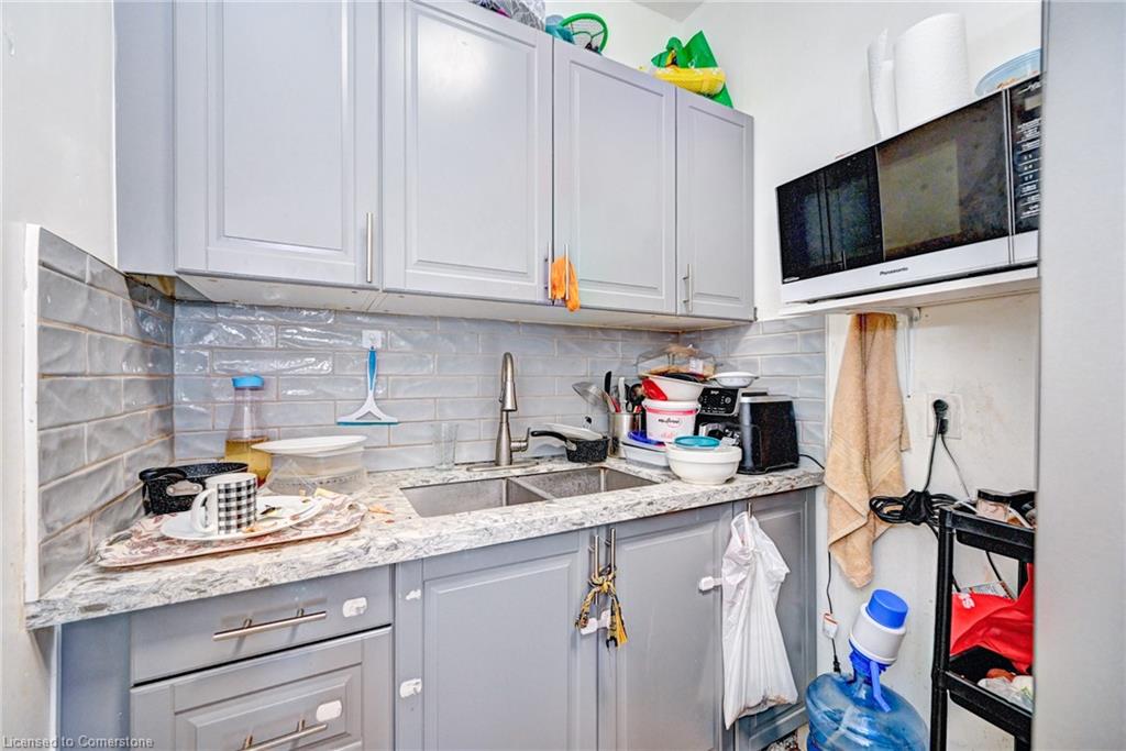 15 Ainslie Street N Property Photo 32