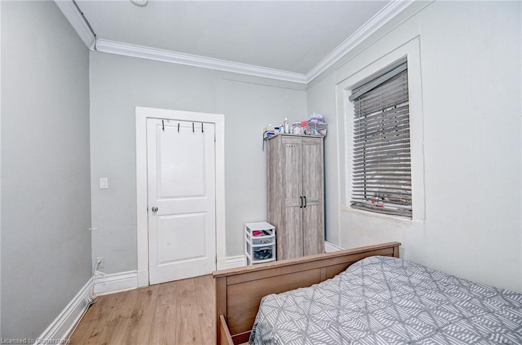 15 Ainslie Street N Property Photo 39