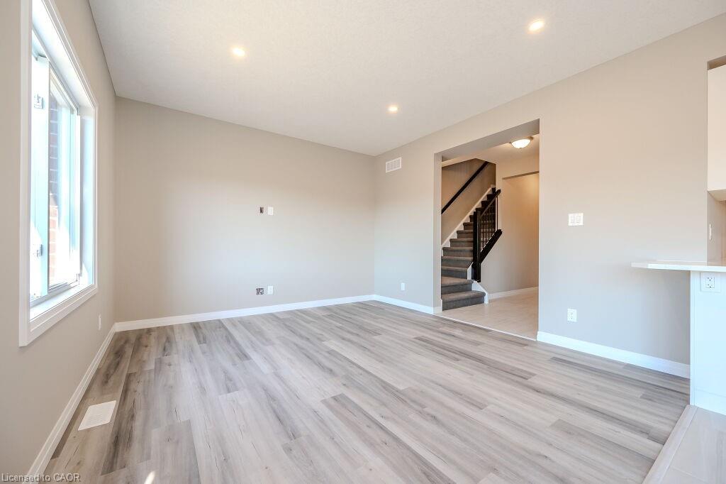 423 Woolwich Street Property Photo 8