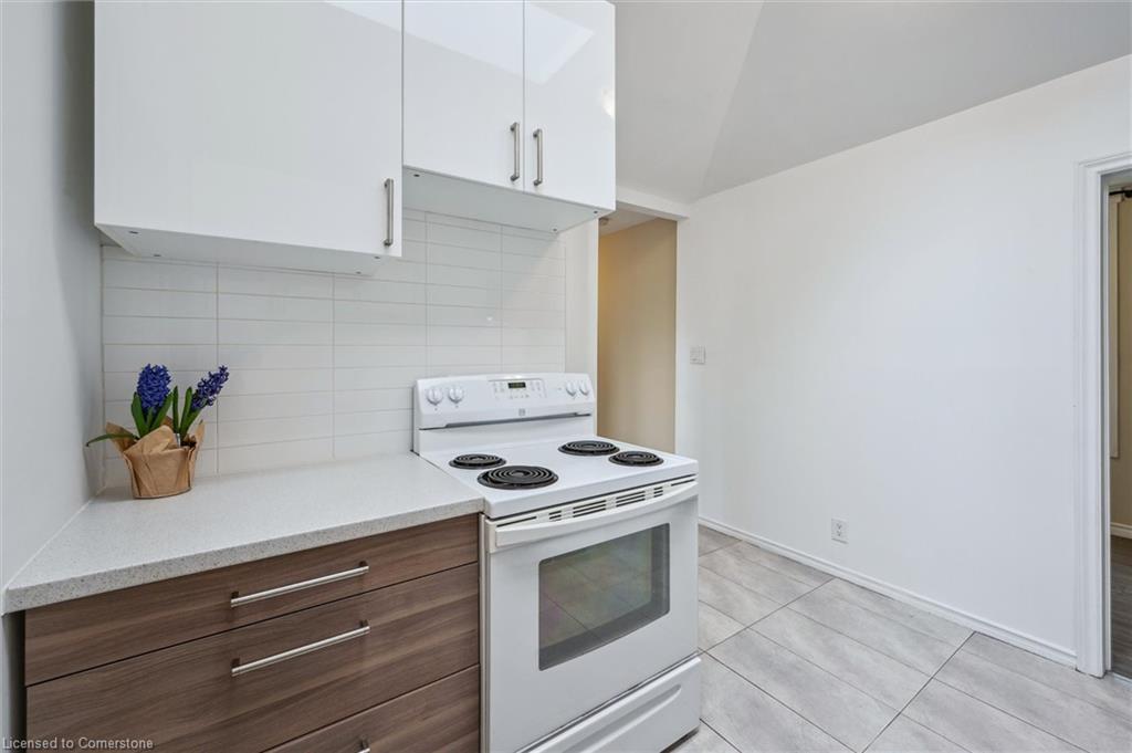 169 Edinburgh Road N Property Photo 9