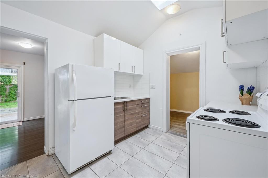 169 Edinburgh Road N Property Photo 11